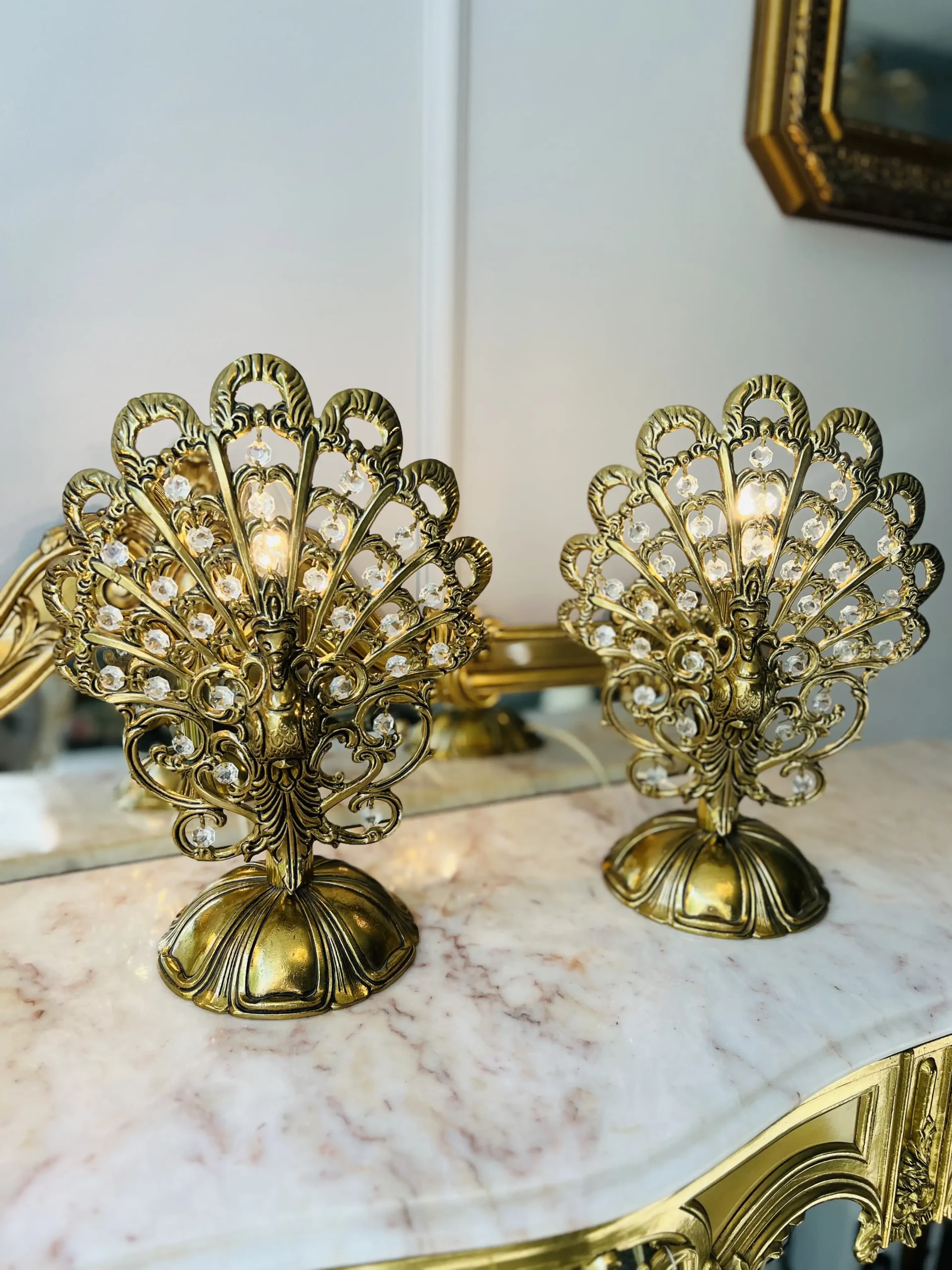 masyvūs vintažiniai staliniai šviestuvai iš bronzos