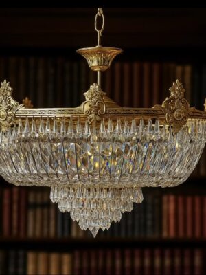 Puošnus klasikinis krištolo šviestuvas "Reine Doree"