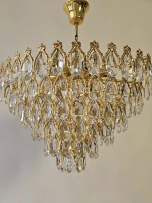 Puošnūs, stambių lašų krištolo šviestuvai "Fontanelle"