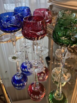 Vintažinės spalvoto krištolo taurės vynui, GDR Crystal