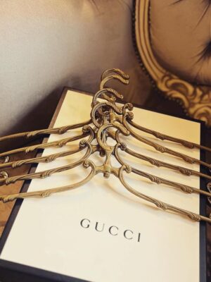 Vintažinės žalvarinės rūbų pakabos