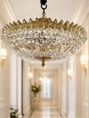 Klasikinio stiliaus, vintažinis krištolo šviestuvas "Aura Classica"