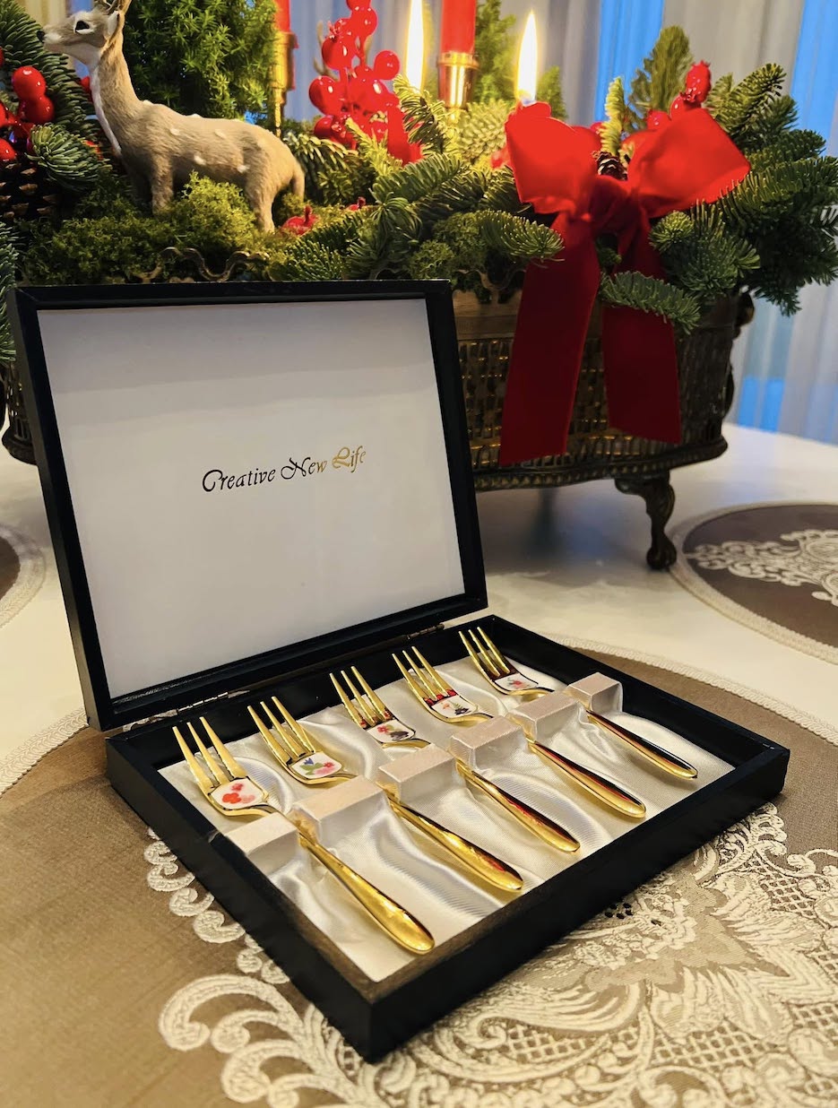 Vintažinės desertinės šakutės dėžutėje "Petali d'Oro" (Kopija)