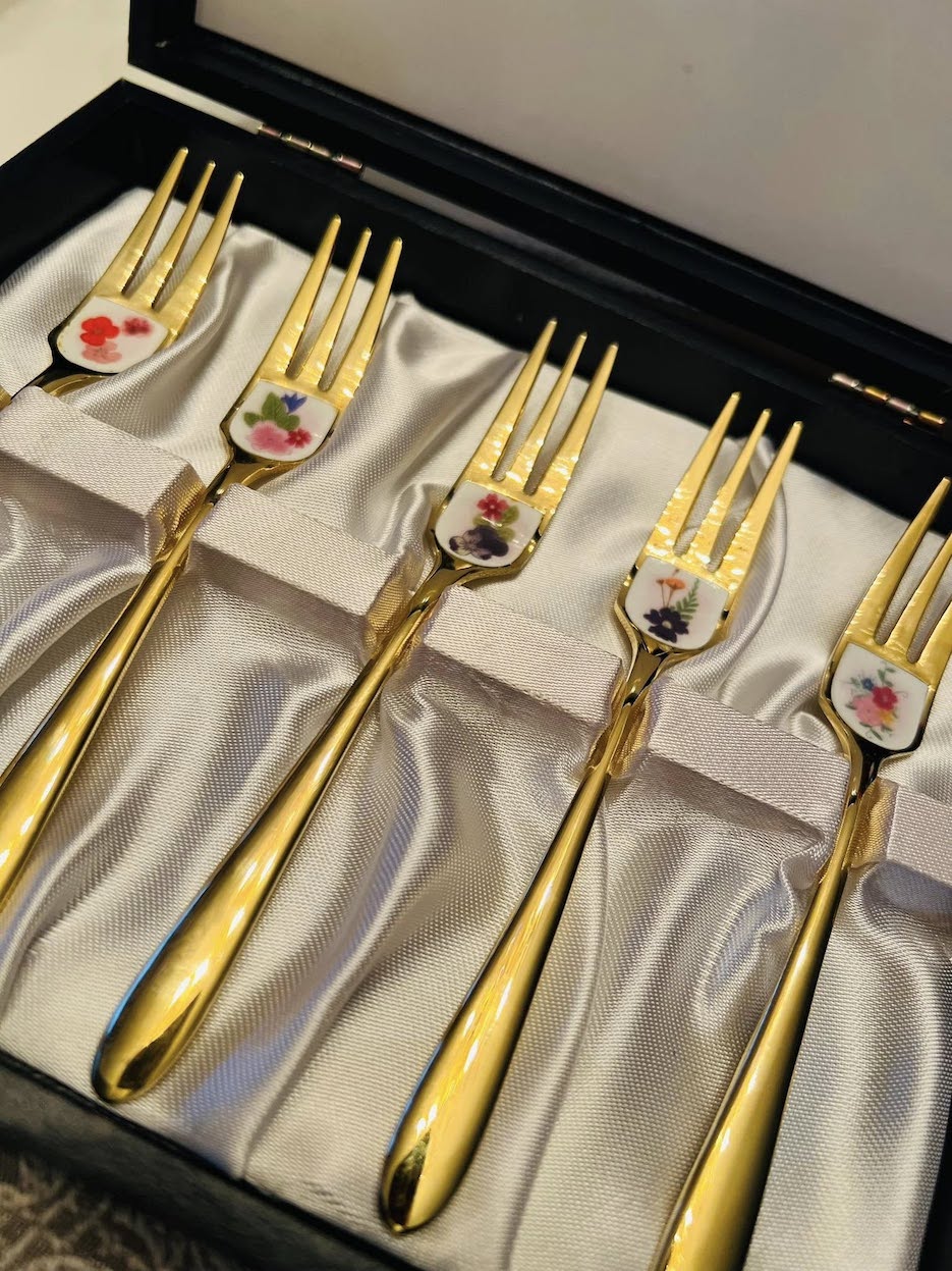 Vintažinės desertinės šakutės dėžutėje "Petali d'Oro" (Kopija) - Image 2