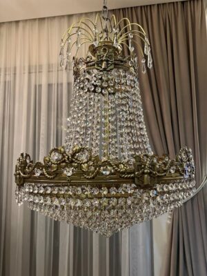 Klasikinio stiliaus, vintažinis žalvarinio rėmo sietynas "Marquise"