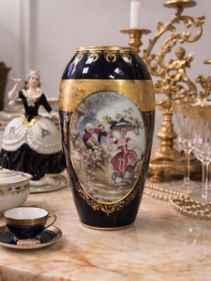 Vintažinė porceliano vaza "Fragonard"