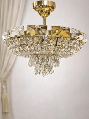 Naudotas,subtiliai puošnus krištolo šviestuvėlis "Crystal Frame"