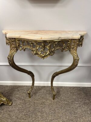Naudota vintažinė bronzinė konsolė su marmuro stalviršiu "Rosabella Console"
